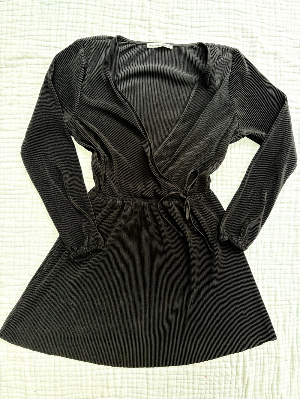 Abercrombie & Fitch Black Pleated Wrap Mini Dress Women M Y2K Tie Waist